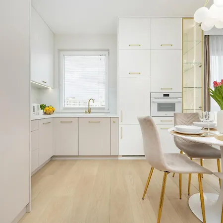 Stylish Apartment With Balcony 7Th Floor By Noclegi Renters Warschau Exterior foto