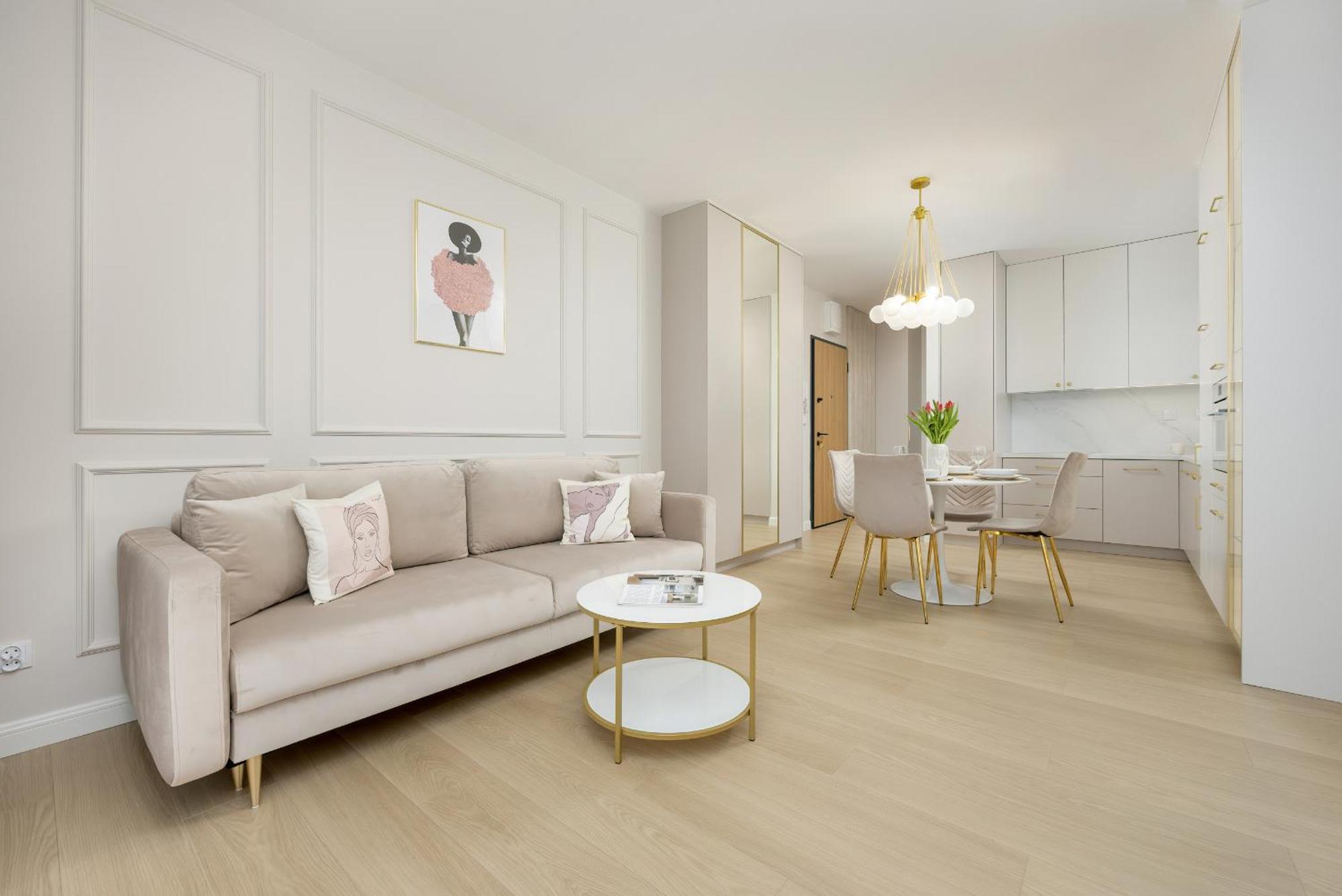 Stylish With Balcony 7th Floor By Renters Apartamento