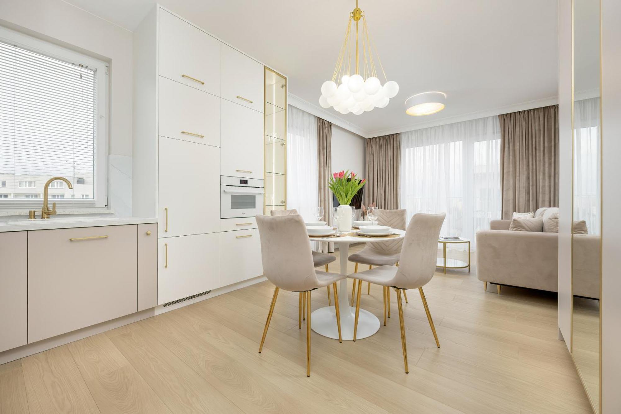 Stylish With Balcony 7th Floor By Renters Apartamento *